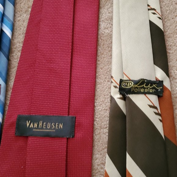Set of Nine Elegant Ties - Picture 10 of 13